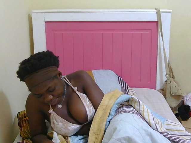 Arriana live cam on BongaCams
