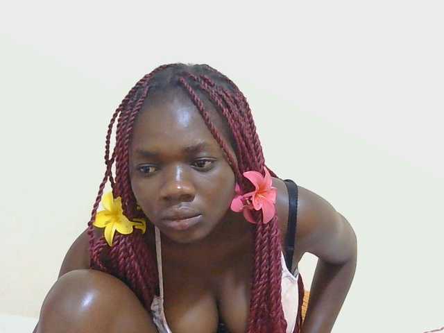 Arriana live cam on BongaCams