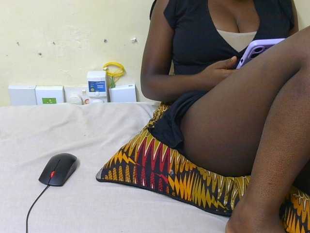 Arriana live cam on BongaCams