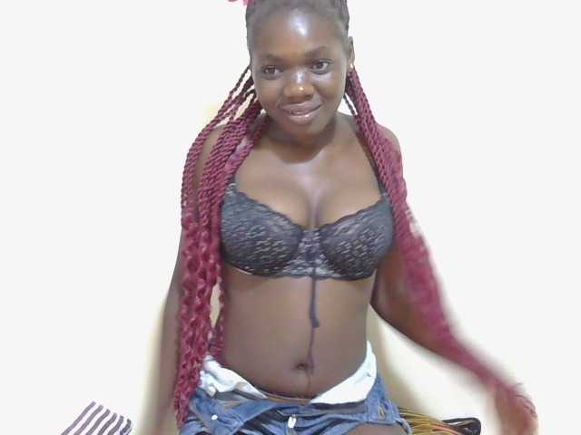 Arriana live cam on BongaCams