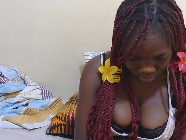 Arriana live cam on BongaCams