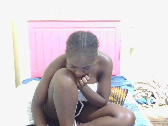 Arriana live cam on BongaCams