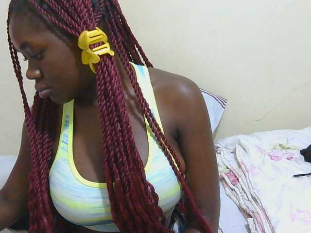 Arriana live cam on BongaCams