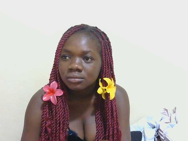 Arriana live cam on BongaCams