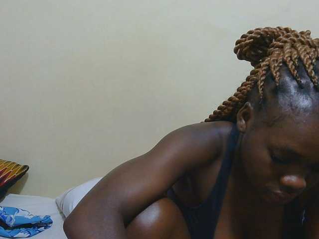 Arriana live webcam show