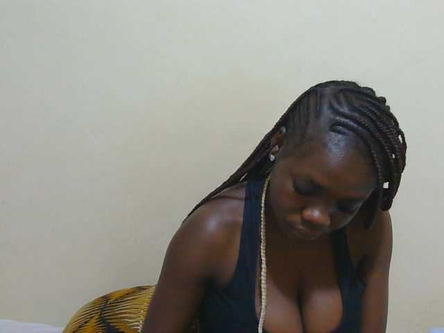 Arriana live cam on BongaCams