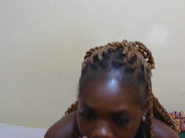 Arriana live cam on BongaCams