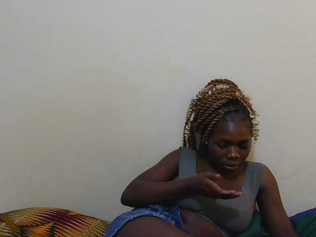 Arriana live cam on BongaCams