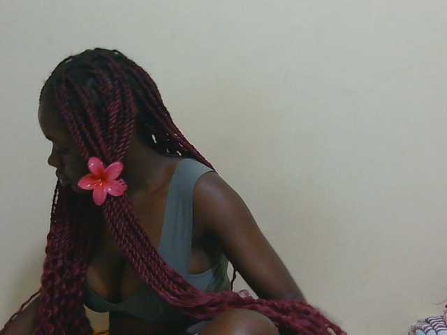 Arriana live cam on BongaCams