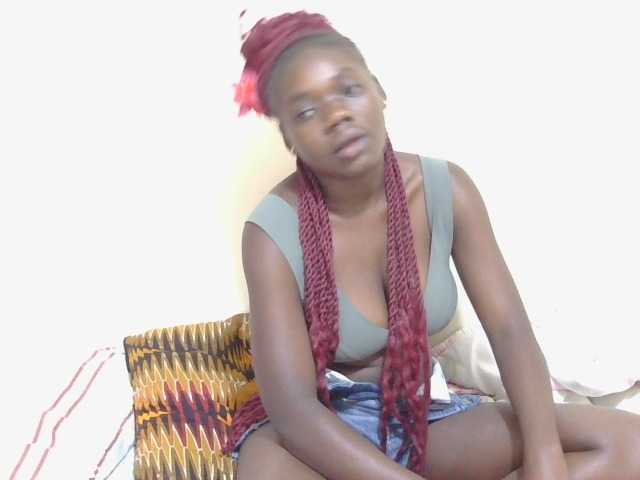 Arriana live cam on BongaCams