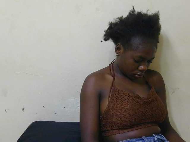 Arriana live cam on BongaCams