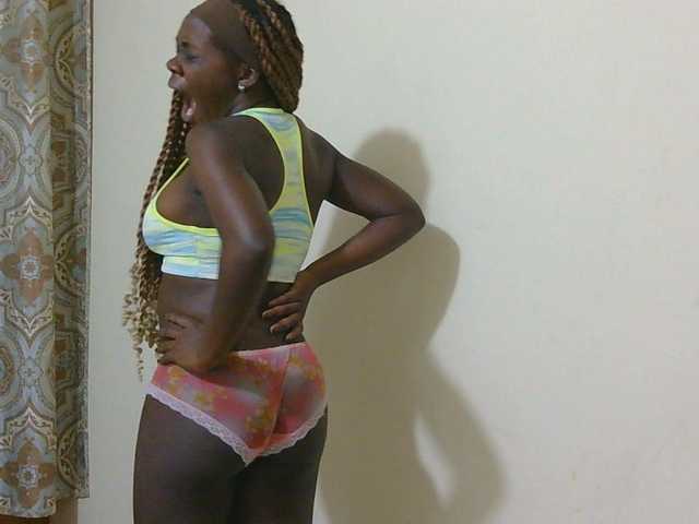 Arriana live cam on BongaCams