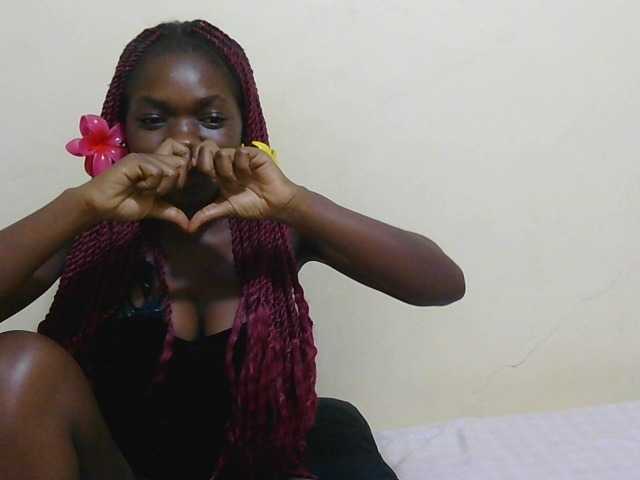 Arriana live cam on BongaCams