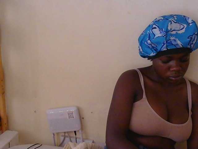 Arriana live cam on BongaCams