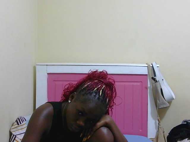 Arriana live cam on BongaCams