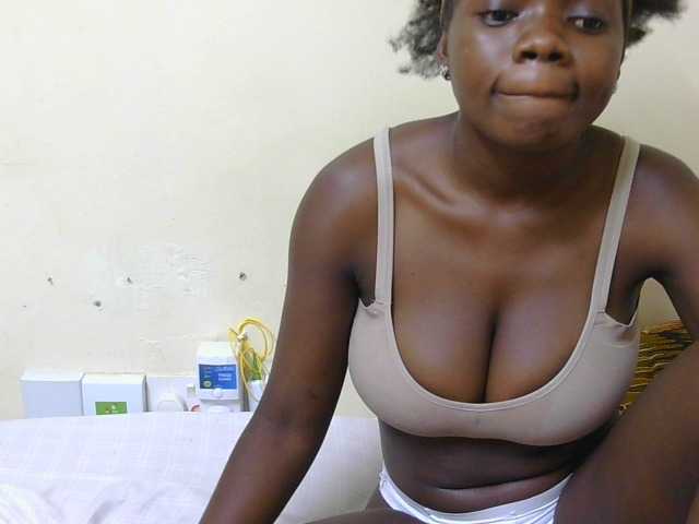 Arriana live cam on BongaCams