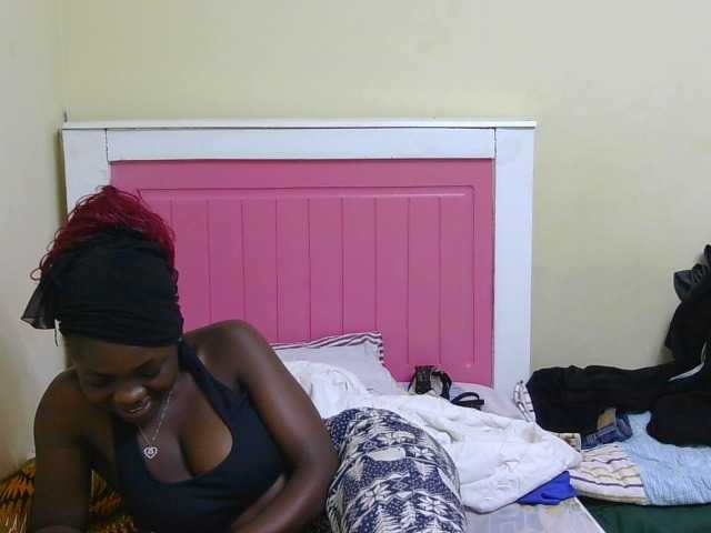Arriana live cam on BongaCams