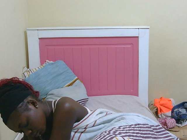 Arriana live cam on BongaCams