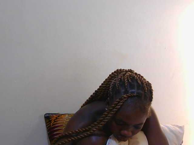 Arriana live webcam show