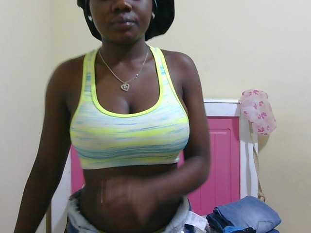 Arriana live cam on BongaCams