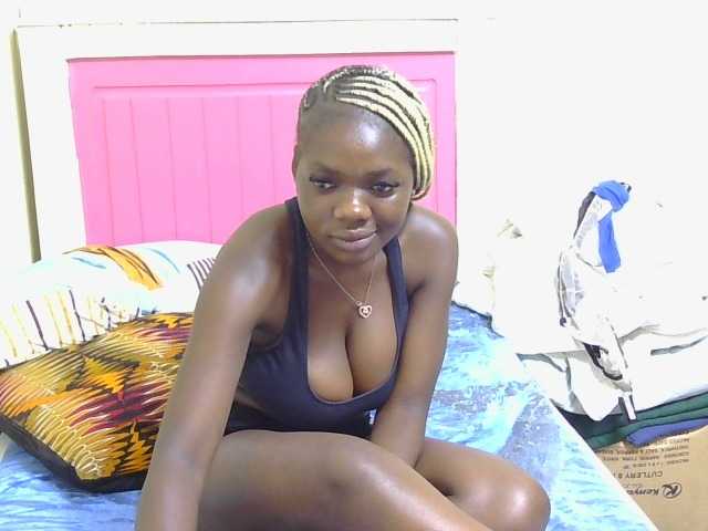 Arriana live cam on BongaCams