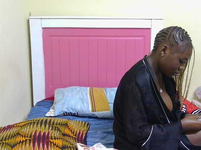 Arriana live cam on BongaCams
