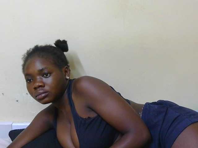 Arriana live cam on BongaCams