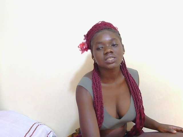 Arriana live cam on BongaCams