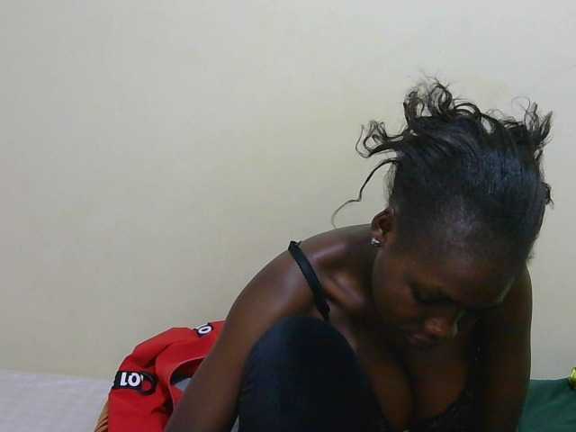 Arriana live cam on BongaCams