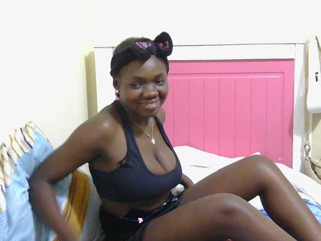 Arriana live cam on BongaCams