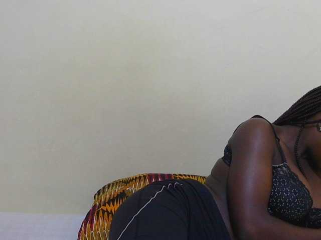 Arriana live cam on BongaCams