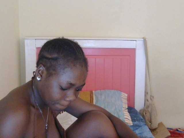 Arriana live cam on BongaCams
