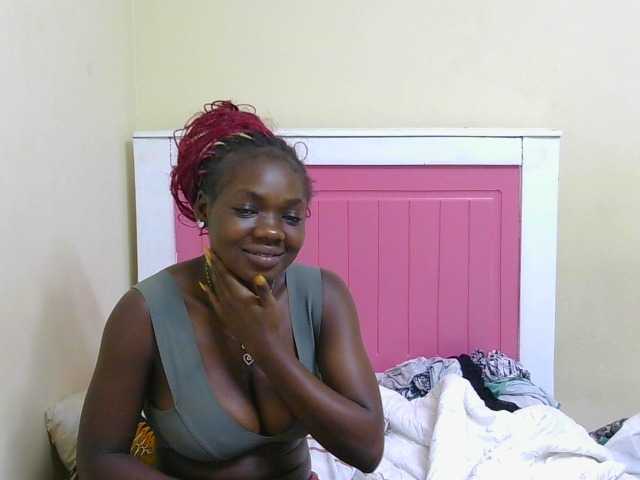 Arriana live cam on BongaCams
