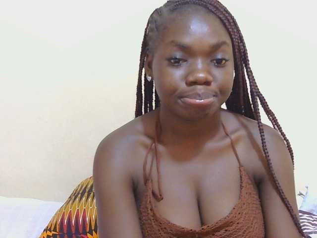 Arriana live cam on BongaCams