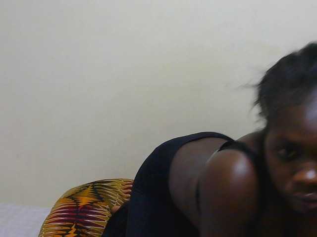 Arriana live cam on BongaCams