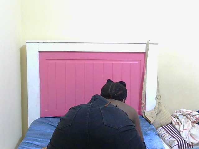 Arriana live cam on BongaCams