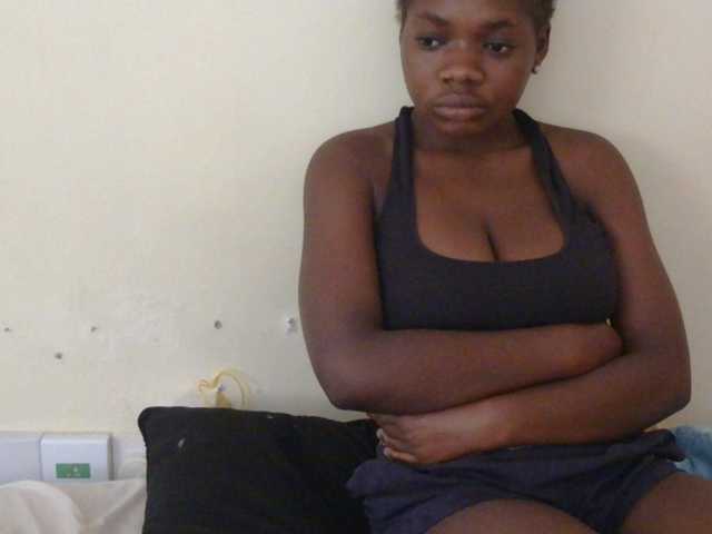 Arriana live cam on BongaCams