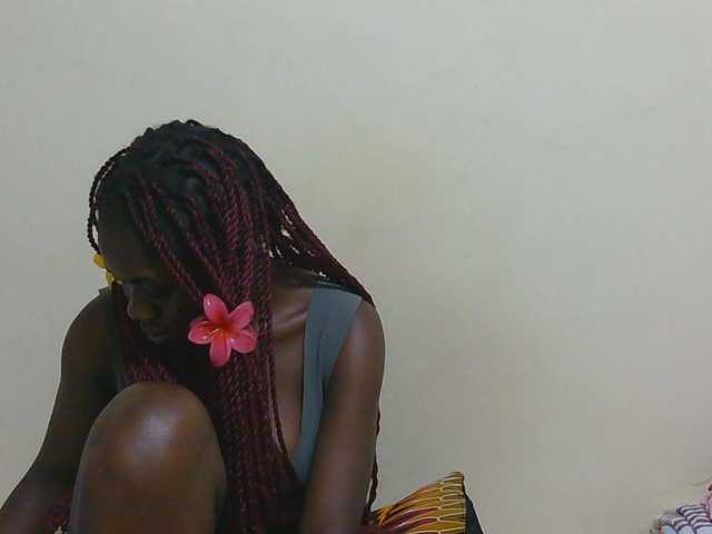 Arriana live cam on BongaCams