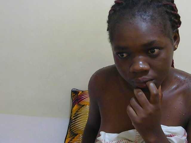Arriana live cam on BongaCams