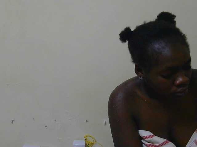 Arriana live cam on BongaCams