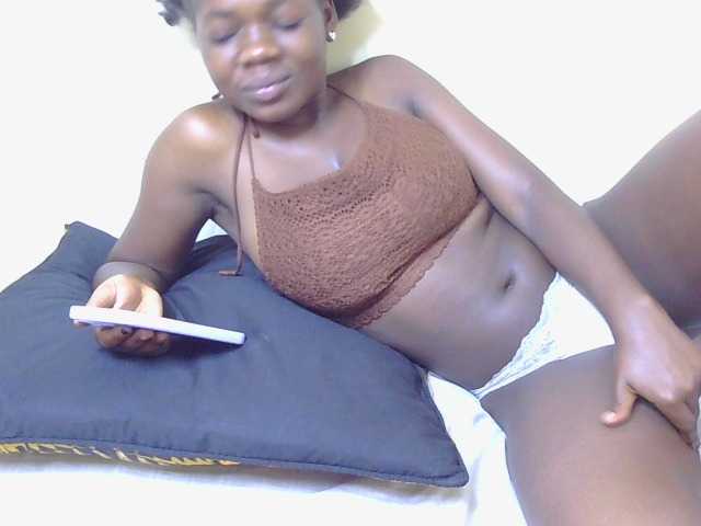 Arriana live cam on BongaCams