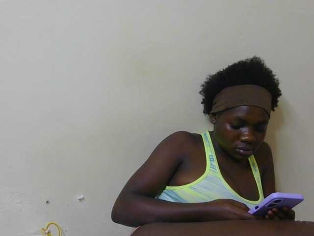 Arriana live cam on BongaCams