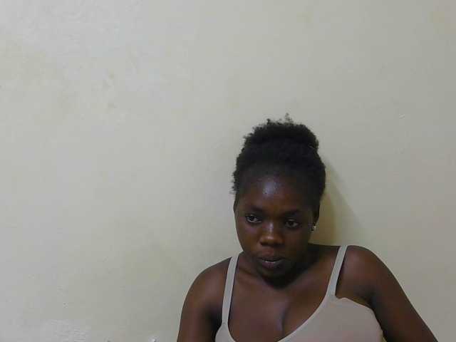Arriana live cam on BongaCams