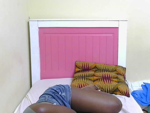Arriana live cam on BongaCams