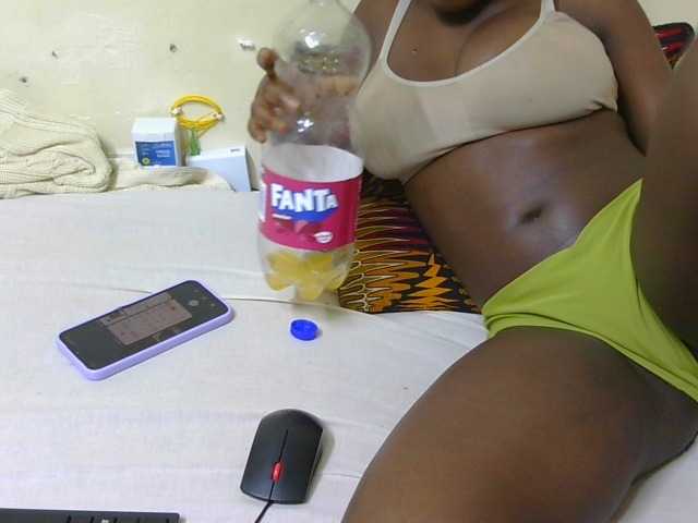 Arriana live cam on BongaCams