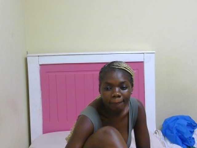 Arriana live cam preview