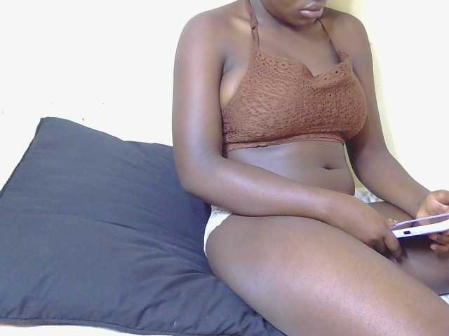 Arriana live cam on BongaCams