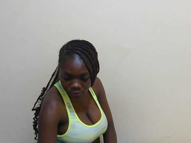 Arriana live cam on BongaCams