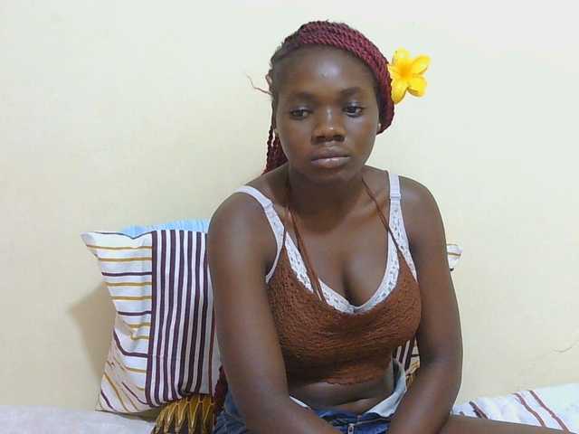Arriana live cam on BongaCams