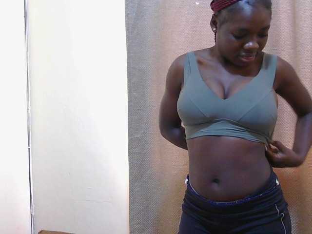 Arriana live cam on BongaCams